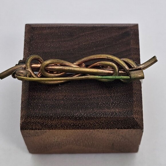 VTG Brooch Gold Tone Bar Rhinestone Antique Regencycore Leaf Accent Fairycore 2" - Picture 7 of 16